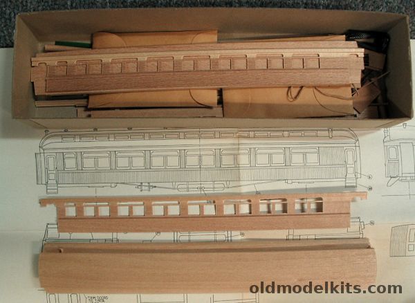 La Belle HO 1905 Closed Vestibule Wooden Passenger Coach - HO Scale Wooden Kit plastic model kit